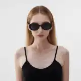 黑色