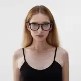黑色